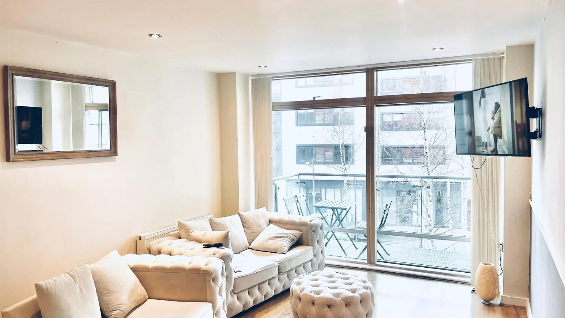 Luxe Apt In The Heart Of Dublin Apartment